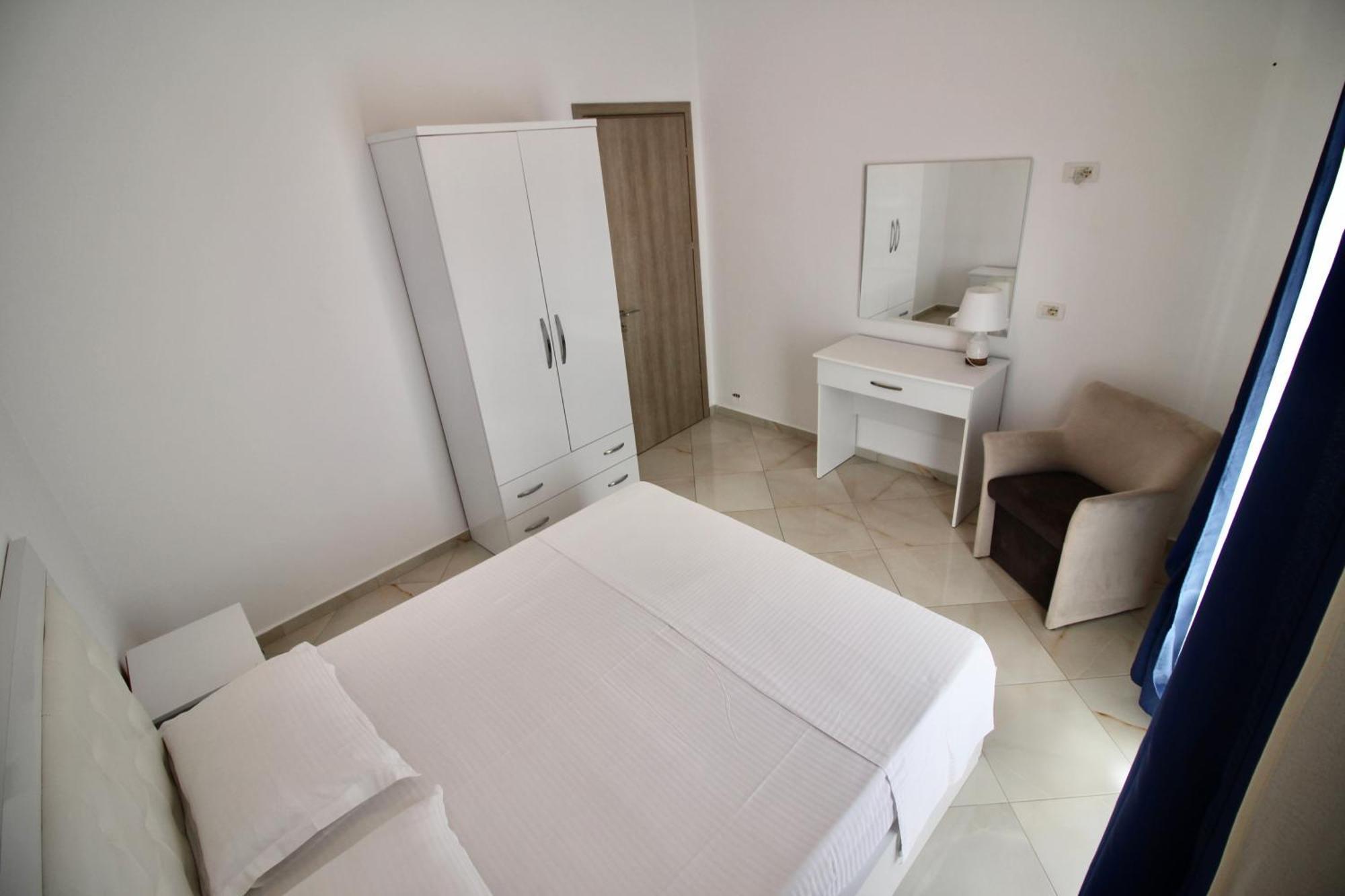 Saranda Apartaments Meta Exterior photo