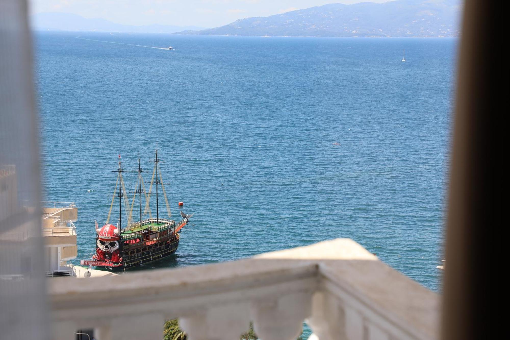 Saranda Apartaments Meta Exterior photo